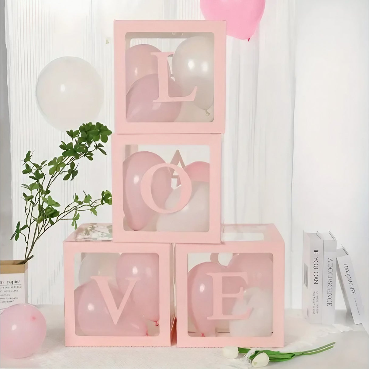 Set 4 Cutii pentru Baloane, Vivimall, Model Scris Love, Tematica Iubire, Cuburi Decorative din Plastic, Accesorii pentru Petrecere, 30 x30 cm, Transparente Contur Roz - vivimall.ro