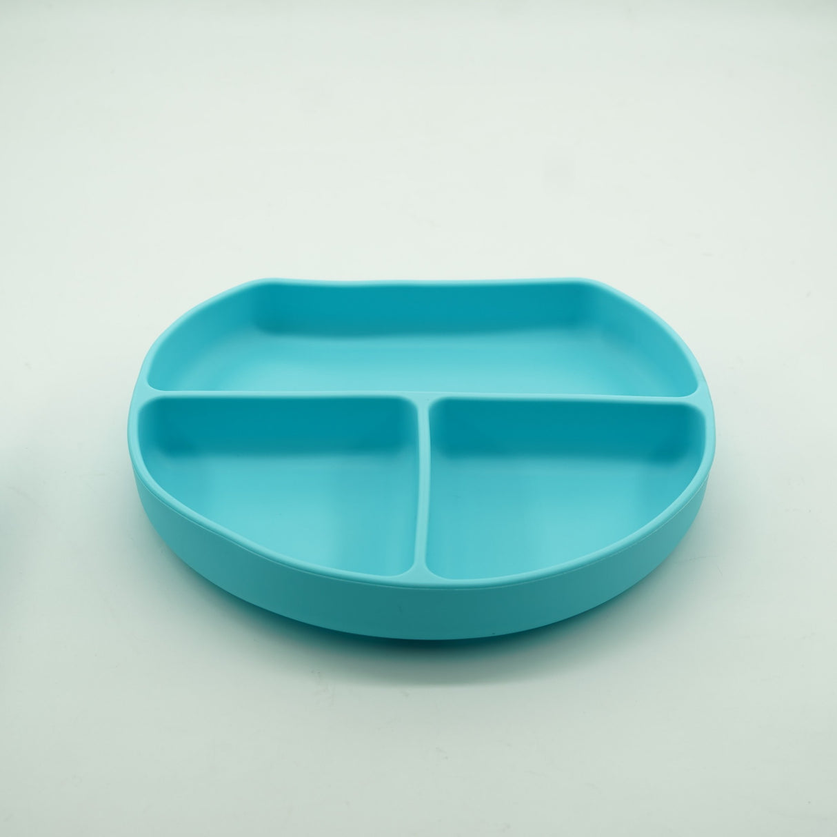 Set 8 piese diversificare bebelusi si copii din silicon Vivimall, baveta, farfurie compartimentata cu ventuza, bol cu ventuza, tacamuri din lemn si silicon, cana pentru gustari, fara alergeni, albastru - vivimall.ro