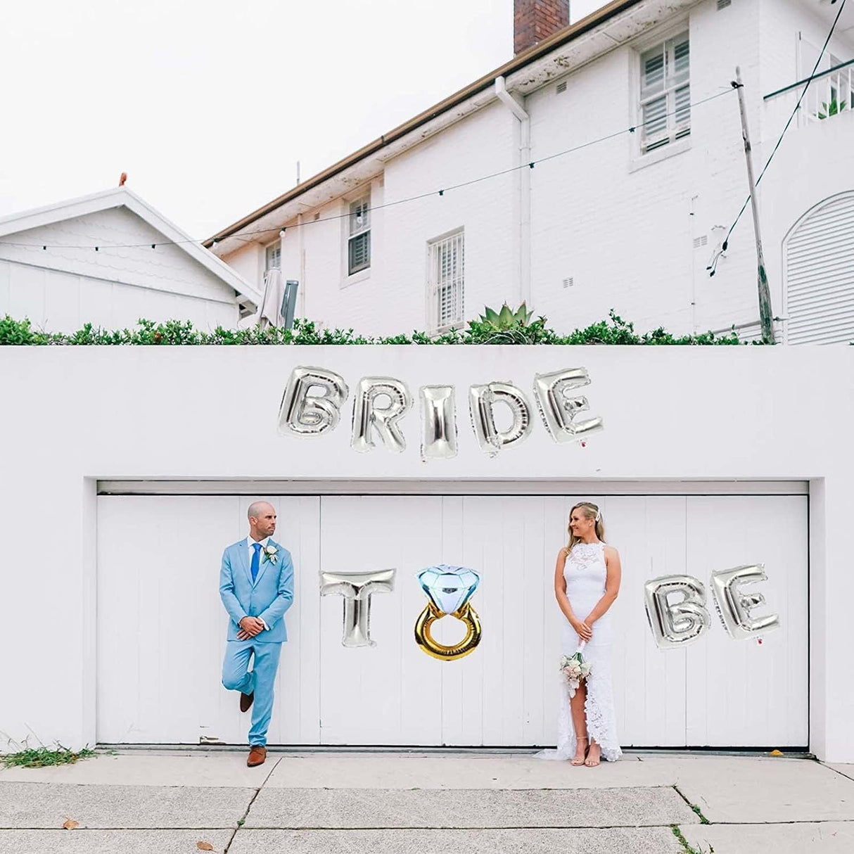 Set Baloane din Folie Metalizata, Vivimall, Model Bride to Be cu Inel de Logodna, Litere de 40 cm, Baloane Party, Ambalaj Individual, Pai Inclus, Umflare cu Aer sau Heliu, Argintiu - vivimall.ro