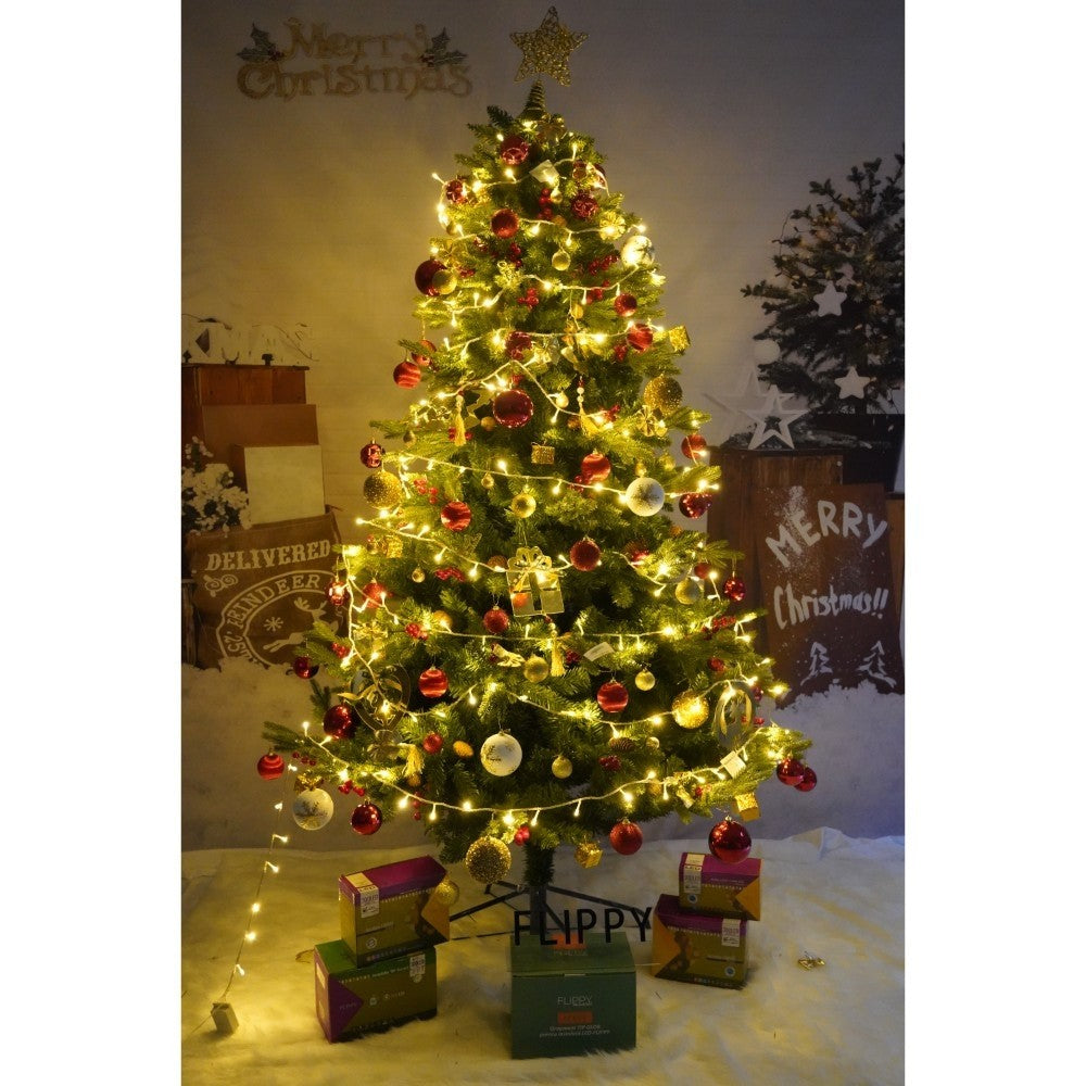 Set brad artificial de Craciun si elemente decorative, decorat cu conuri pin rosii, inaltime 210 cm, diametru 137 cm, 1172 ramuri, Flippy, verde, suport metalic inclus - vivimall.ro