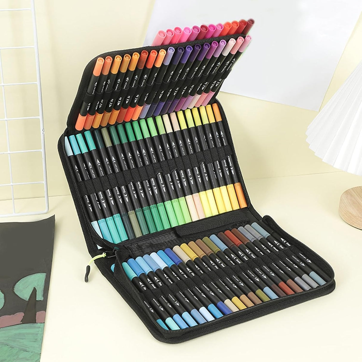 Set Carioci pe Baza de Apa, Vivimall, 2 in 1, pentru Pictura, Caligrafie, 60 Culori, Penar Negru, Corp Carioca Negru, 26.5 x 17.5 x 4.5 cm, Multicolor - vivimall.ro