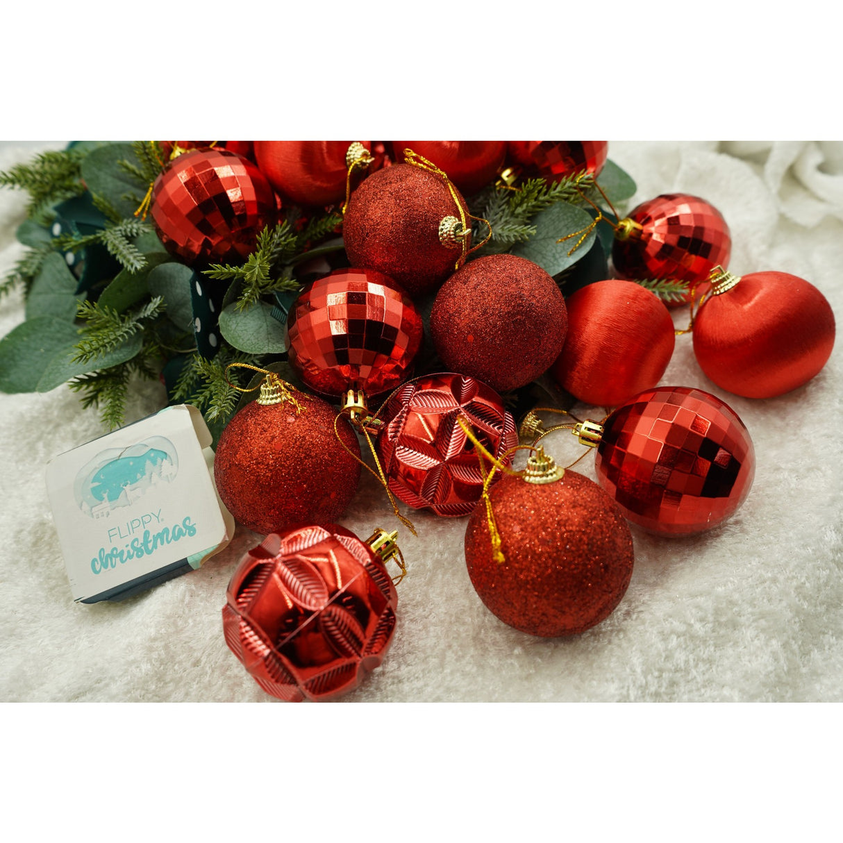 Set de 28 ornamente de brad, Vivimall, de tip Glob, Rosu, din polistiren, cu finisaj sclipitor , cutie 18 cm adancime x 22 cm inaltime x 18 cm lungime) - vivimall.ro