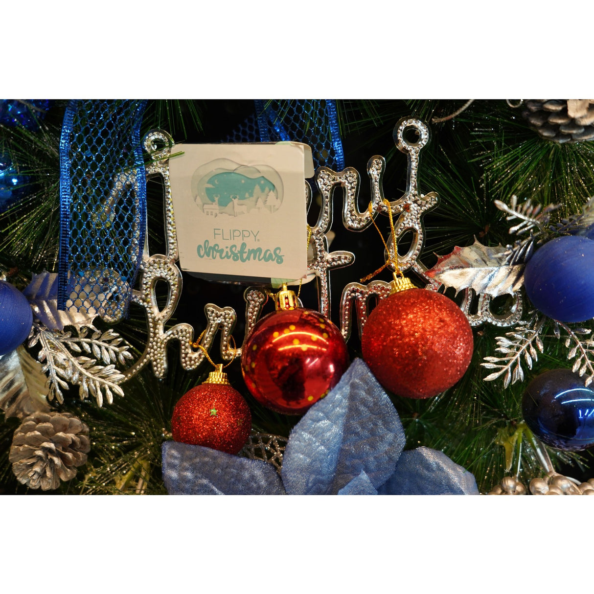 Set de 45 ornamente de brad, Vivimall, de tip Glob, , din polistiren, cu finisaj sclipitor , cutie 8 cm adancime x 24 cm lungime x 16 cm inaltime - vivimall.ro