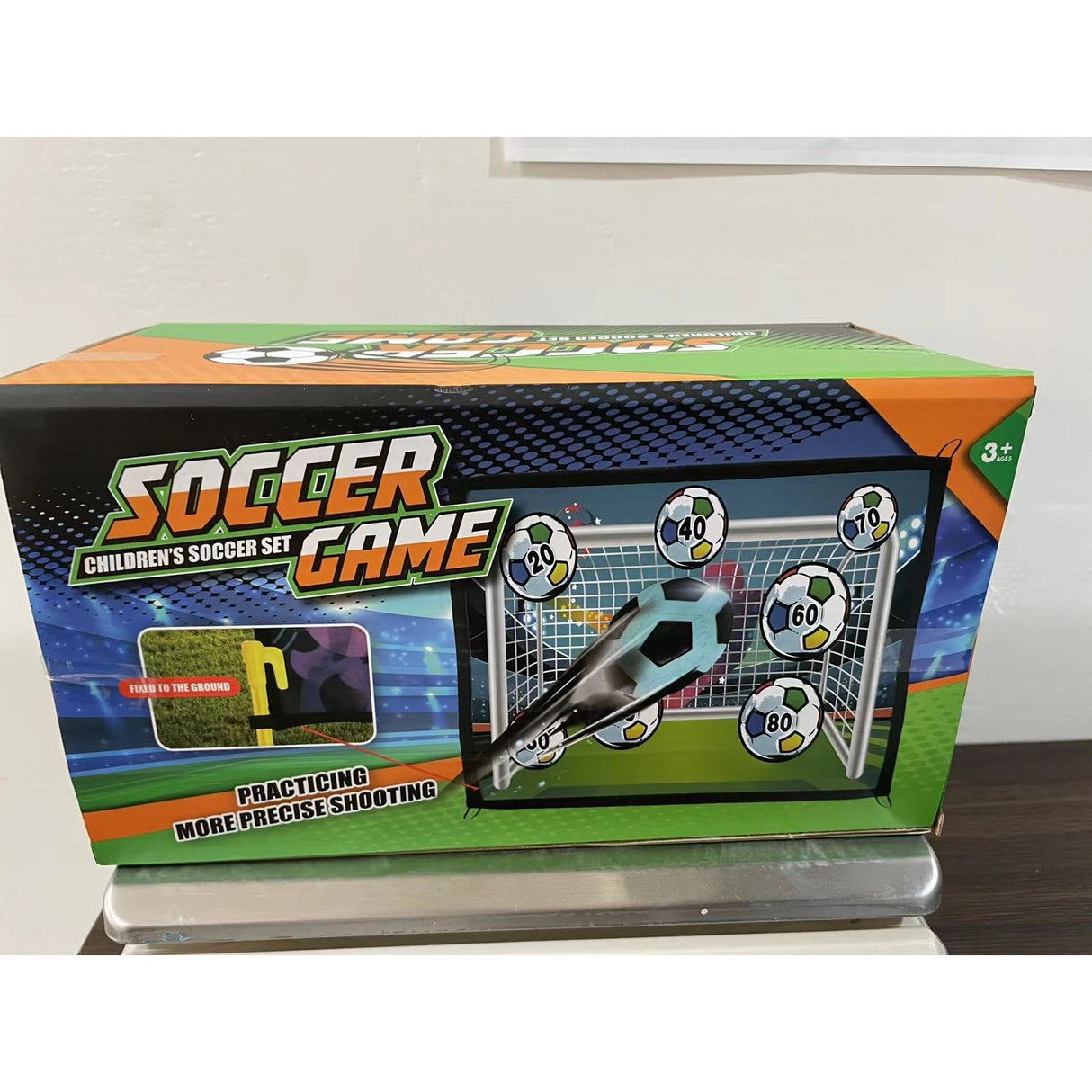 Set fotbal copii Vivimall montat în cameră, poartă textil 150x100 cm în context de utilizare