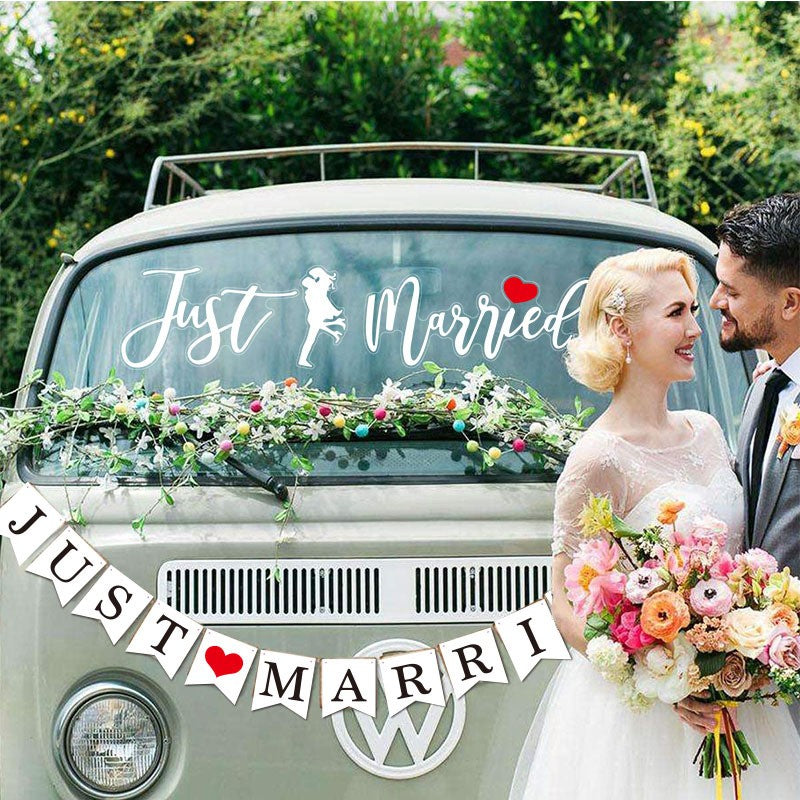 Sticker Autocolant, Vivimall, Tematica Nunta, Model Indragostiti, cu Scris Just Married, 50x11.5 cm, Alb - vivimall.ro