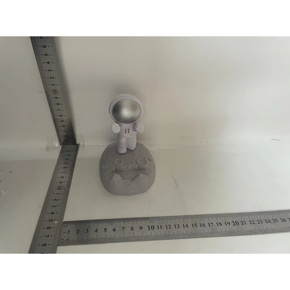 Suport pentru Telefon, Flippy, Suport de Birou pentru Telefon, Suport Telefon pentru Copii, Model Astronaut, Model 2, 9 x 8.5 x 6.5 cm, Plastic, Alb - vivimall.ro