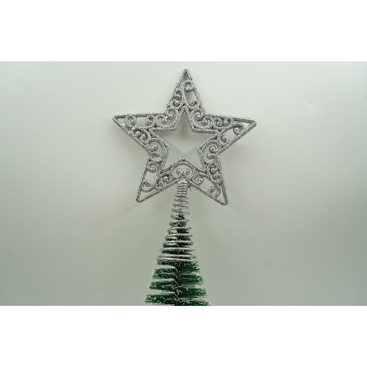 Varf decorativ de brad, Argintiu, in forma de Stea, decupata in centru, din Plastic/Metal, 14 cm x 19 cm, Interior/Exterior, Vivimall - vivimall.ro