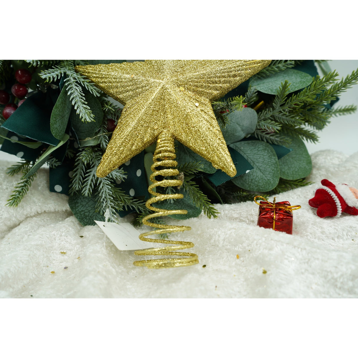 Varf decorativ de brad, Auriu, in forma de Stea, cu design in relief, din Plastic/Metal, 15.5 cm x 20.5 cm, Interior/Exterior, Vivimall - vivimall.ro