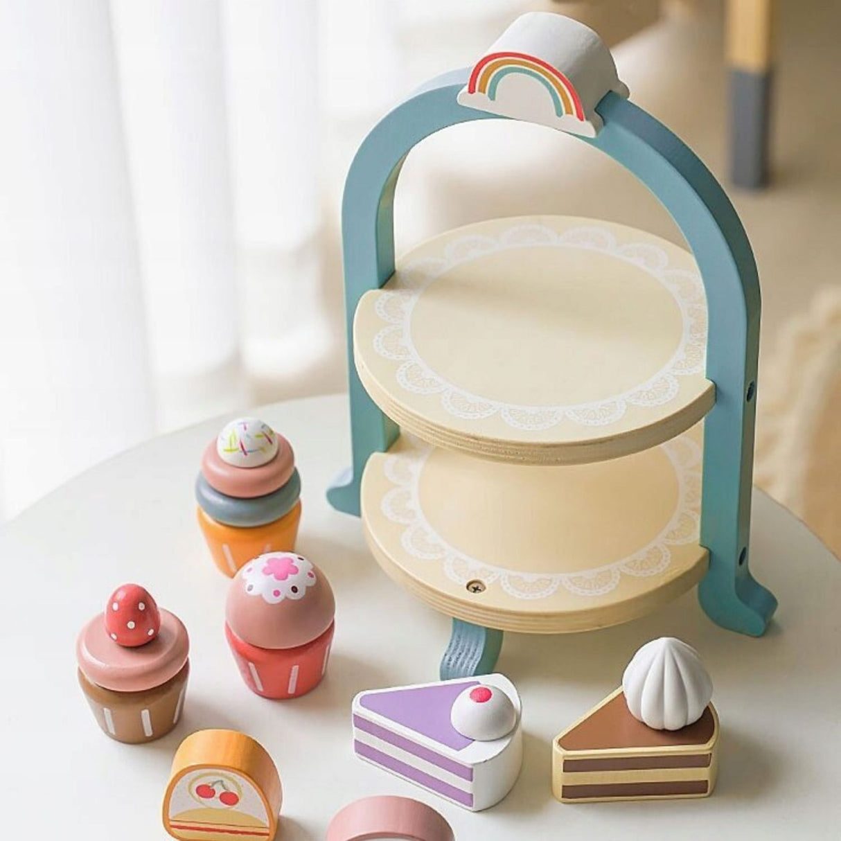 Jucarie Educativa Montessori din Lemn, Flippy, Set de Joaca Interactiv, Model Royal Afternoon Tea cu Etajera 2 Niveluri si Prajituri, Dezvolta Motricitatea si Imaginatia, 3ani+, Multicolor - vivimall.ro
