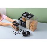 Recipient din Plastic, Vivimall, pentru Alimente/Obiecte, Inchidere Ermetica, Textura Ondulata, 15 x 10 x 15.5 cm, 1.5 l, Transparent - vivimall.ro