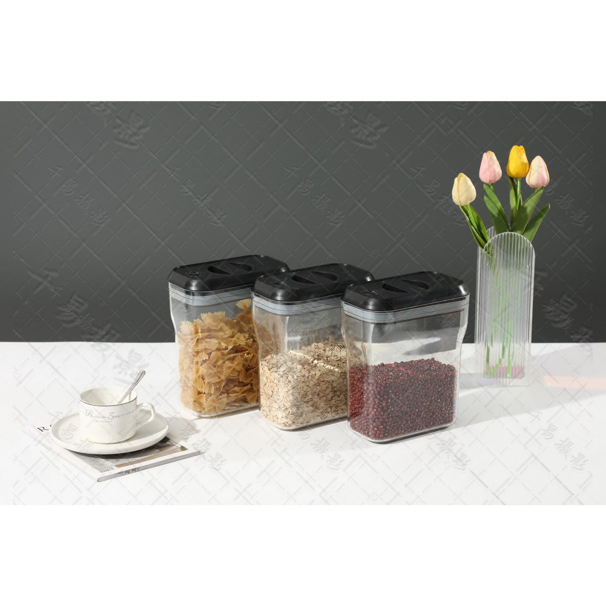 Recipient din Plastic, Vivimall, pentru Alimente/Obiecte, Inchidere Ermetica Rotire 90 grade, 2l, 20.5 x 10.5 x 27 cm, Transparent - vivimall.ro