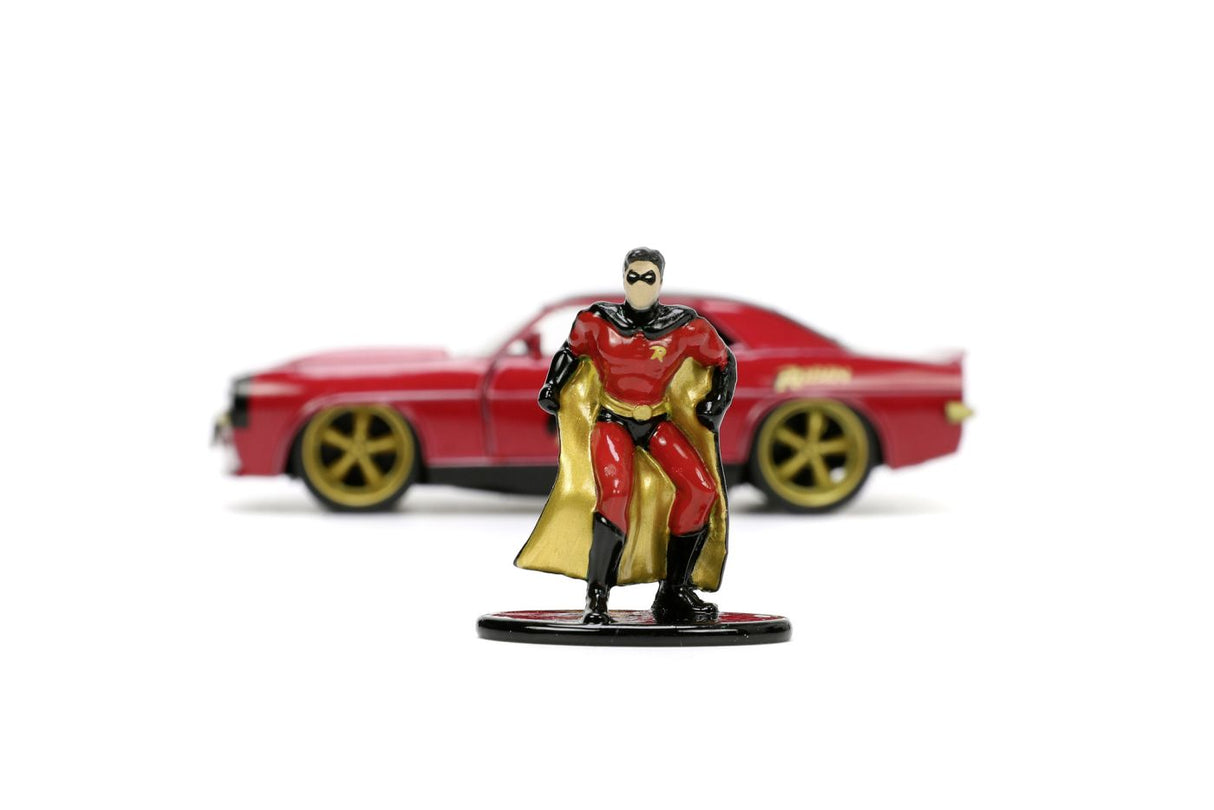 JADA BATMAN SET FIGURINA ROBIN SI MASINUTA METALICA CHEVROLET CAMARO 1967 SCARA 1:32
