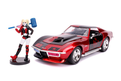 MASINUTA DIN METAL HARLEY QUINN 1969 CHEVY CORVETTE SCARA 1:24