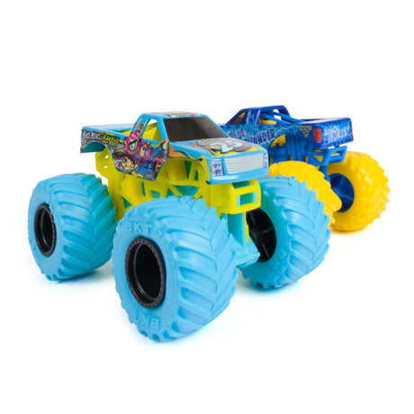 MONSTER JAM SET 2 MASINUTE METALICE BLUE THUNDER SI BAD NEWS TRAVELS FAST SCARA 1 LA 64