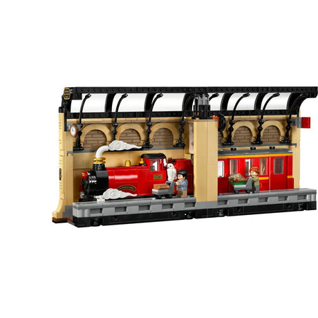 LEGO HARRY POTTER COLTUL CU CARTI EXPRESUL HOGWARTS 76450