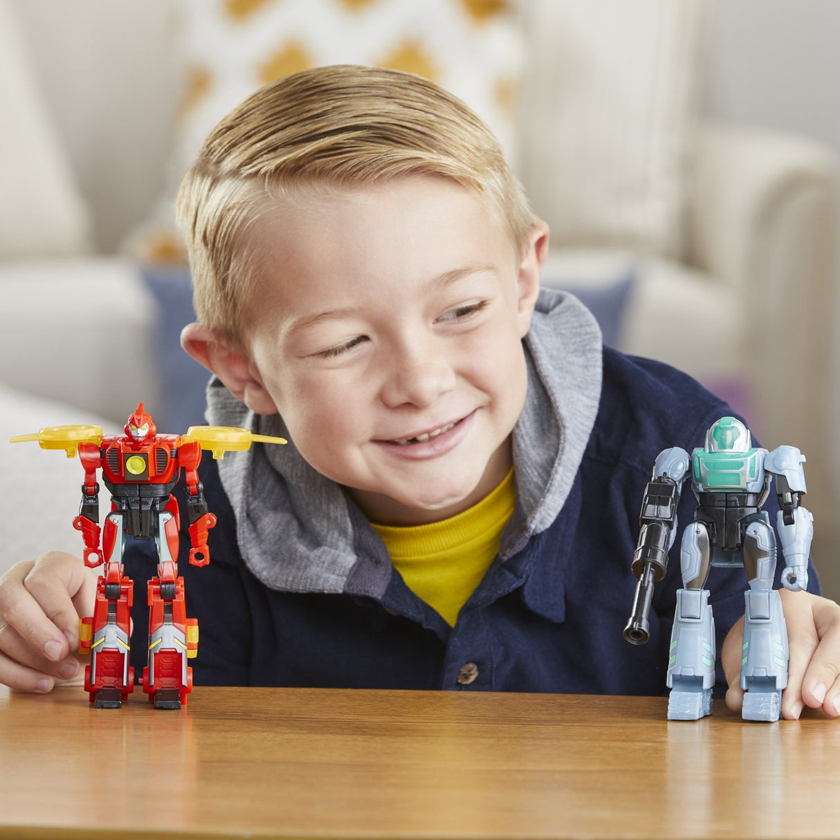 TRANSFORMERS EARTHSPARK SET 2 FIGURINE TERRAN TWITCH SI ROBBY MALTO