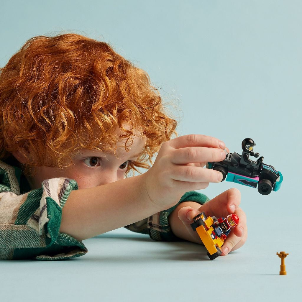 LEGO CITY CARTURI SI PILOTI DE CURSE 60400