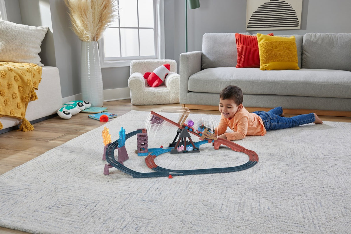 THOMAS SET DE JOACA CRYSTAL CAVES ADVENTURE CU LOCOMOTIVA MOTORIZATA THOMAS