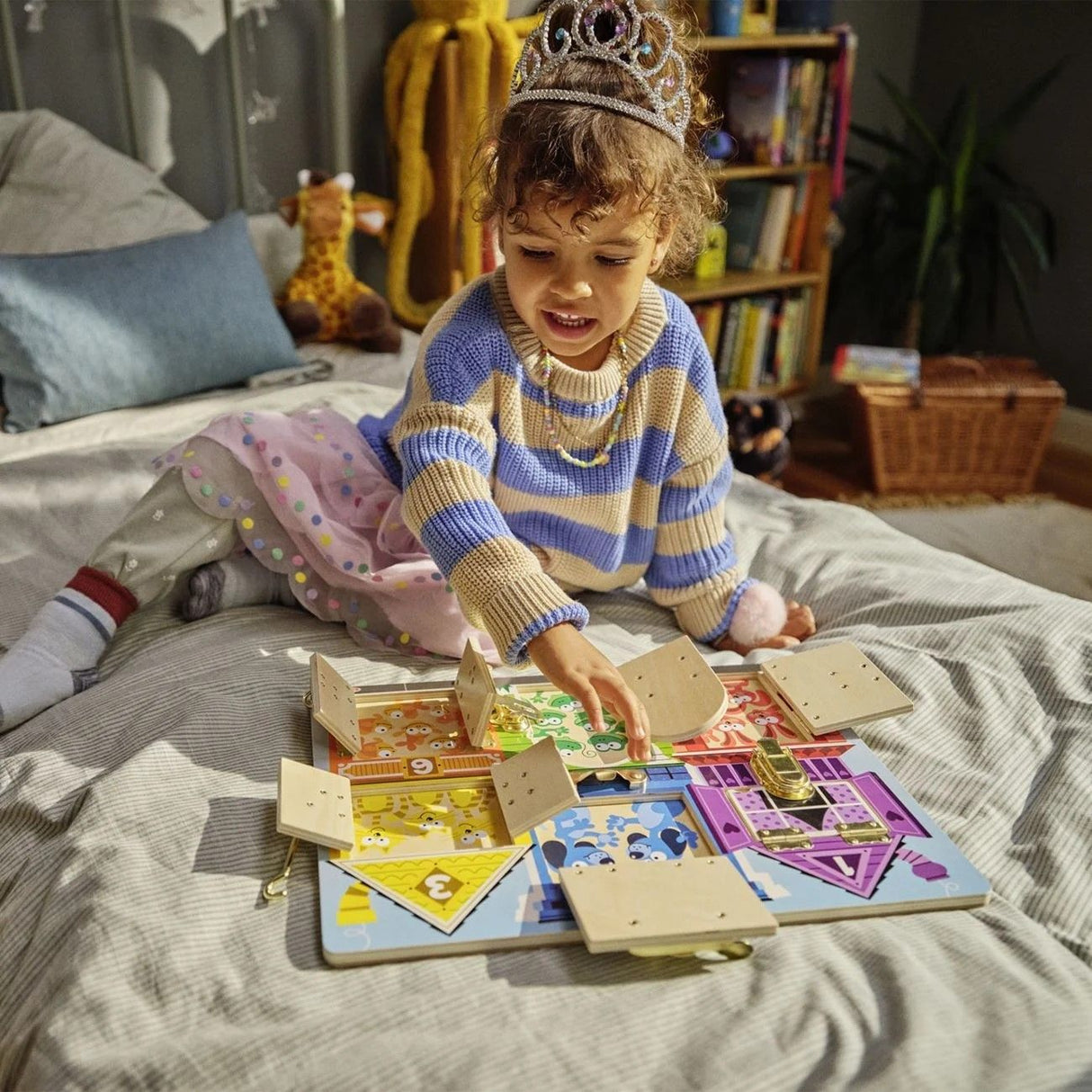 MELISSA AND DOUG SET DE INVATARE PLACA CU ZAVOARE DIN LEMN