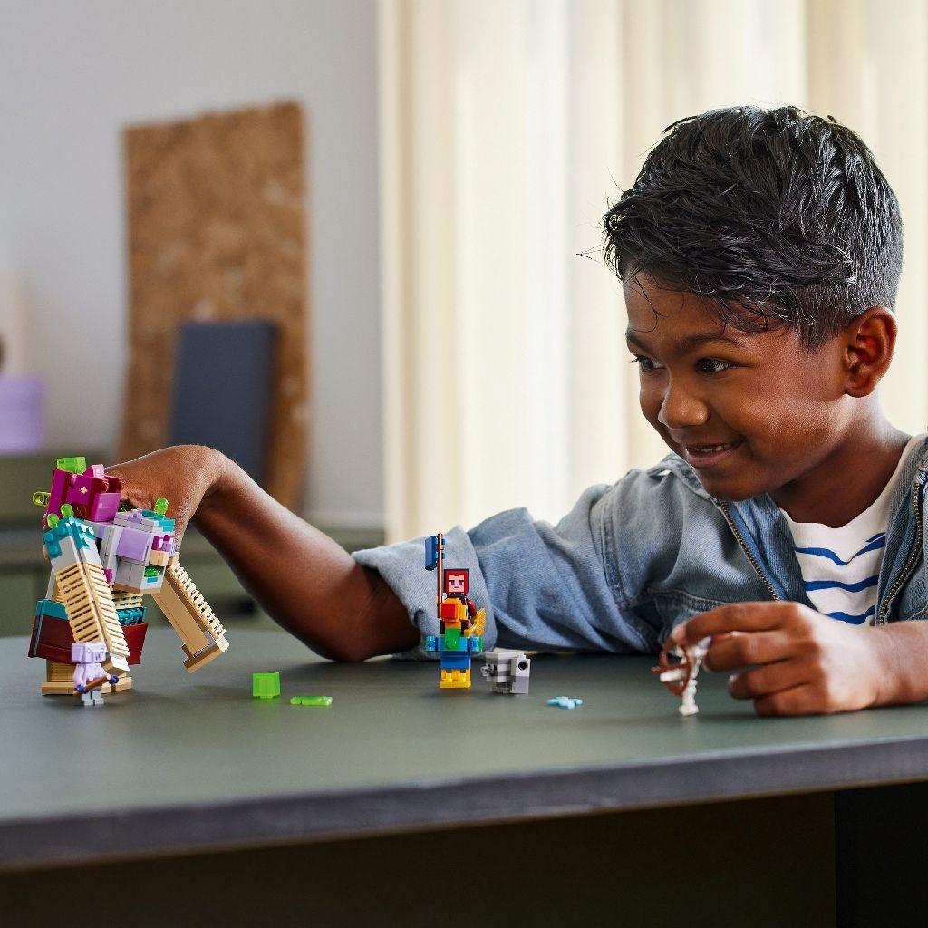 LEGO MINECRAFT CONFRUNTAREA DEVORATORULUI 21257
