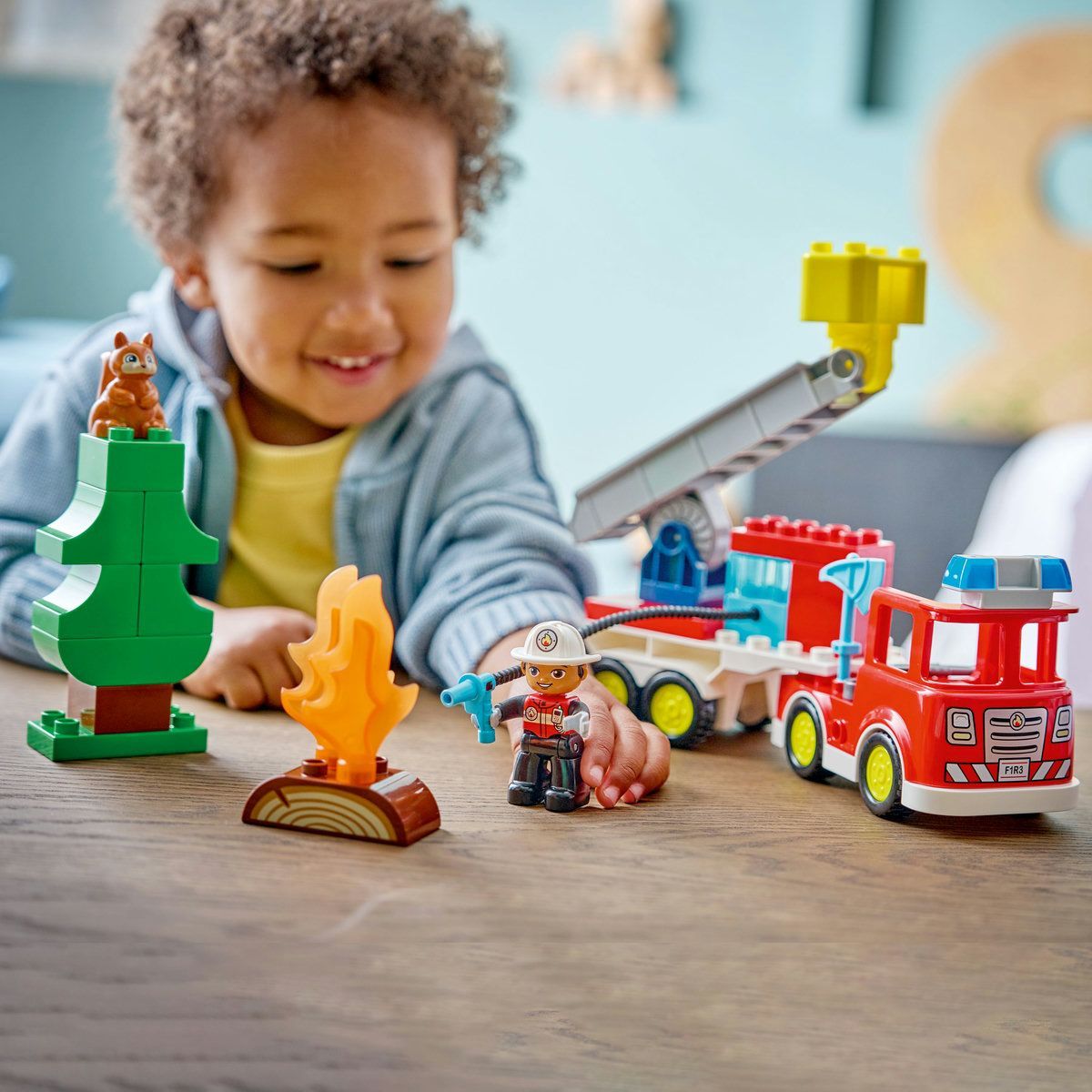 LEGO DUPLO CAMION DE POMPIERI CU FURTUN SI POMPIER 10473
