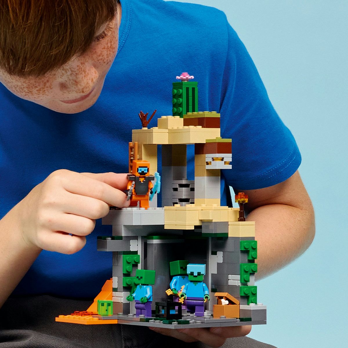 LEGO MINECRAFT TEMNITA CU ZOMBI 21587