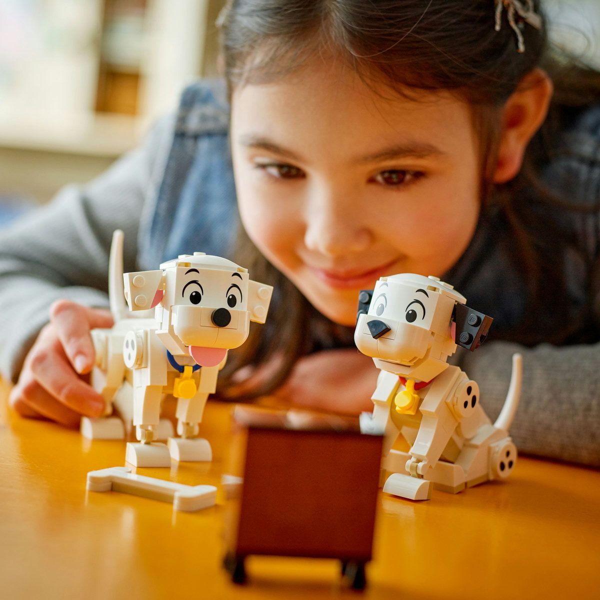 LEGO DISNEY CATELUSII LUCKY SI PENNY DIN 101 DALMATIENI 43271