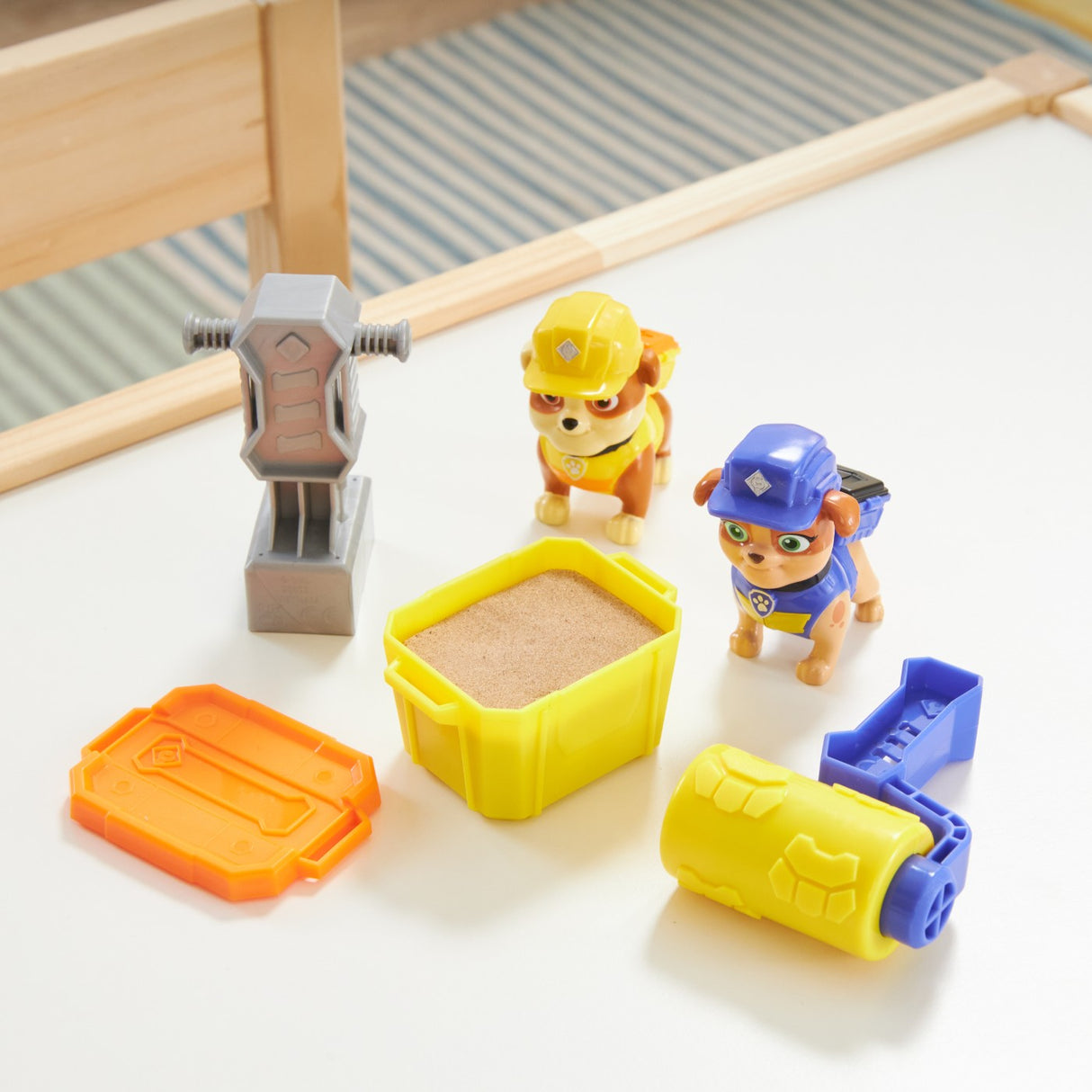 PATRULA CATELUSILOR ECHIPA RUBBLE SET 2 FIGURINE RUBBLE SI MIX