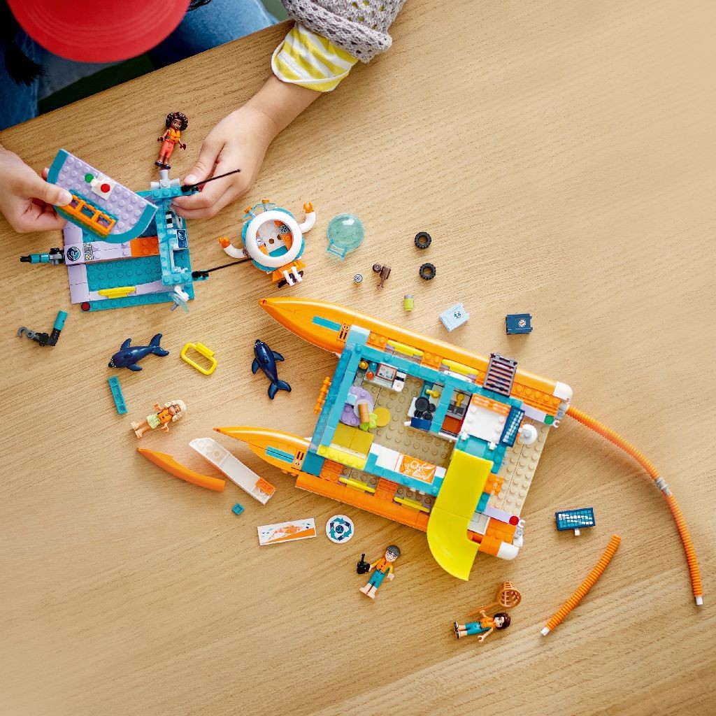LEGO FRIENDS BARCA DE SALVARE PE MARE 41734