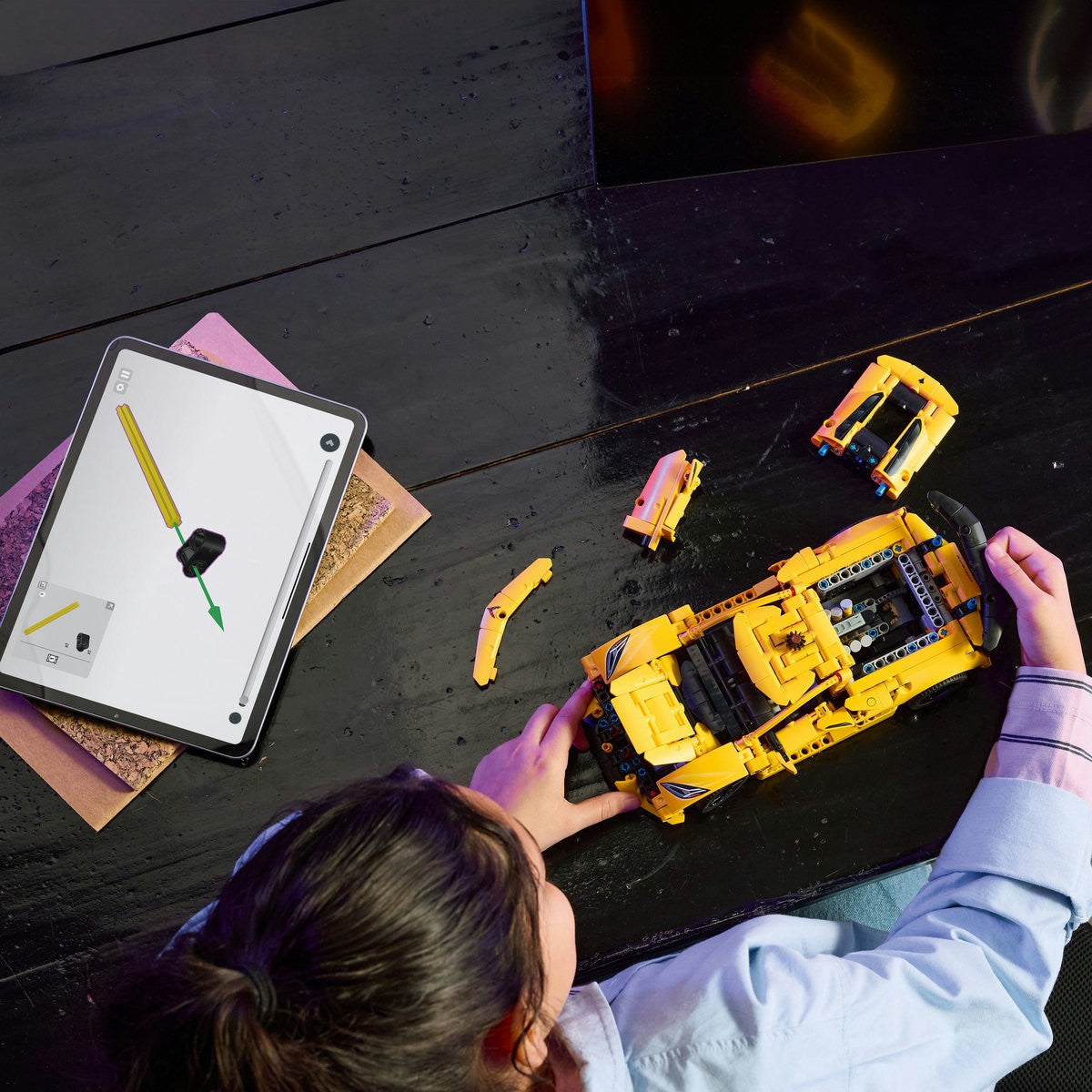 LEGO TECHNIC CHEVROLET CORVETTE STINGRAY 42205