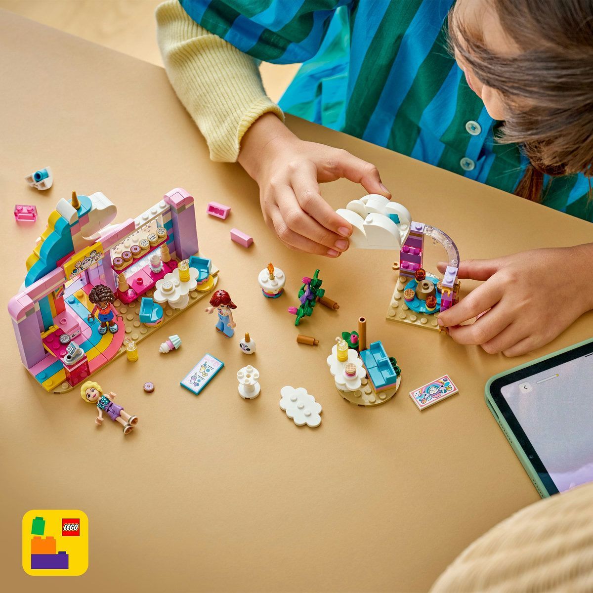 LEGO FRIENDS CAFENEAUA DE VIS UNICORN 42684