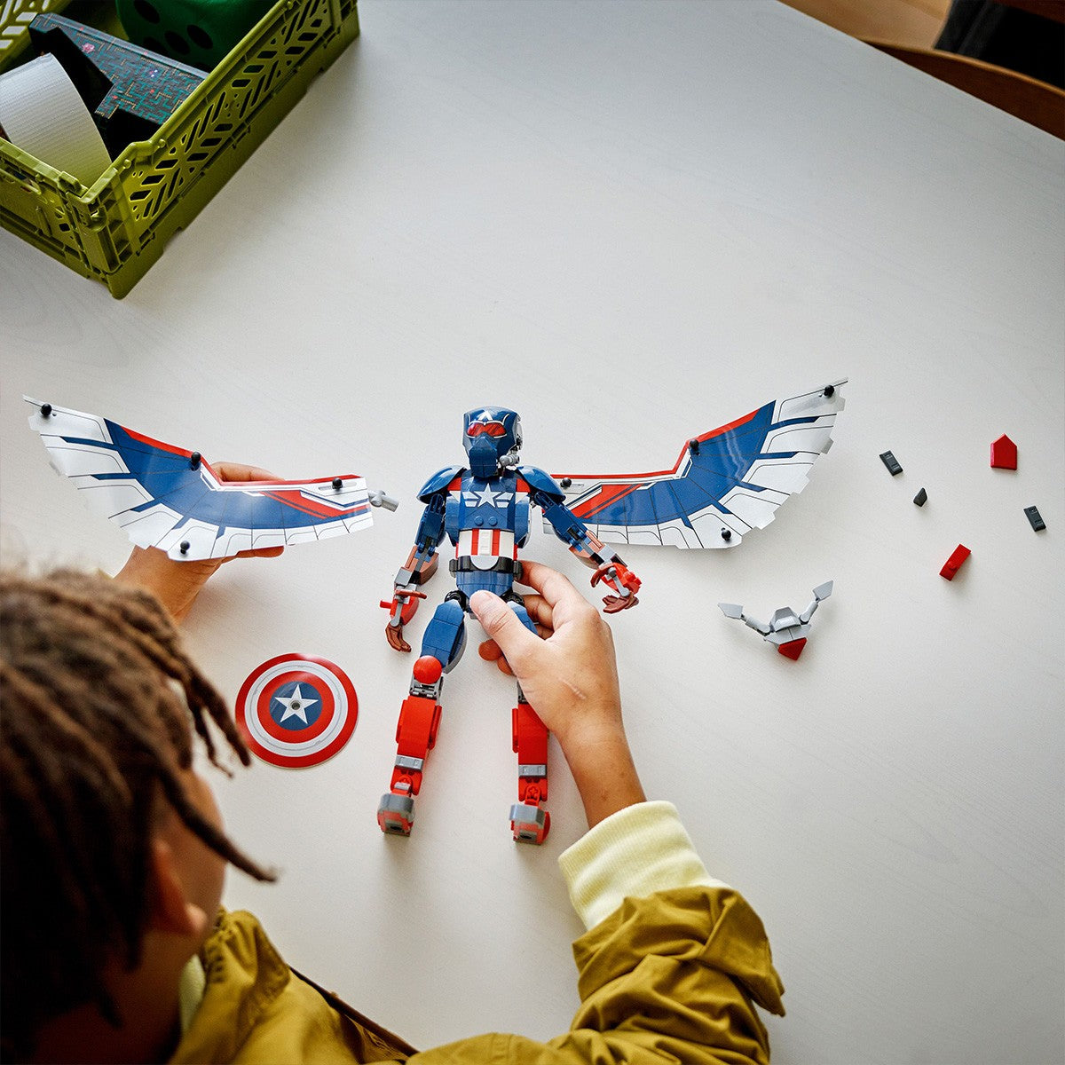 LEGO SUPER HEROES FIGURINA DE CONSTRUCTIE CAPITANUL AMERICA 76296