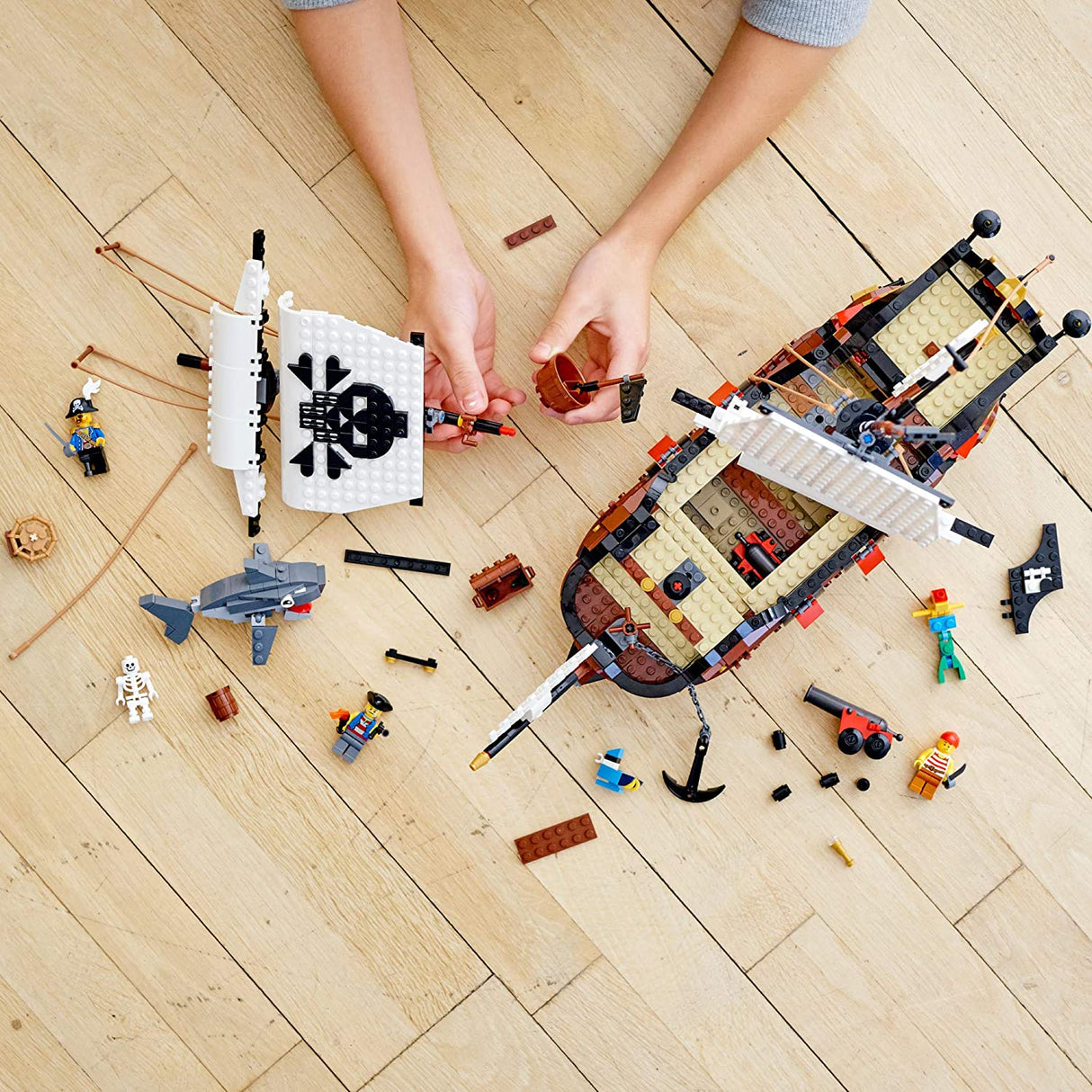 LEGO CORABIE DE PIRATI