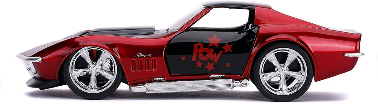 MASINA METALICA HARLEY QUINN 1969 CORVETTE STINGRAY SCARA 1 LA 32