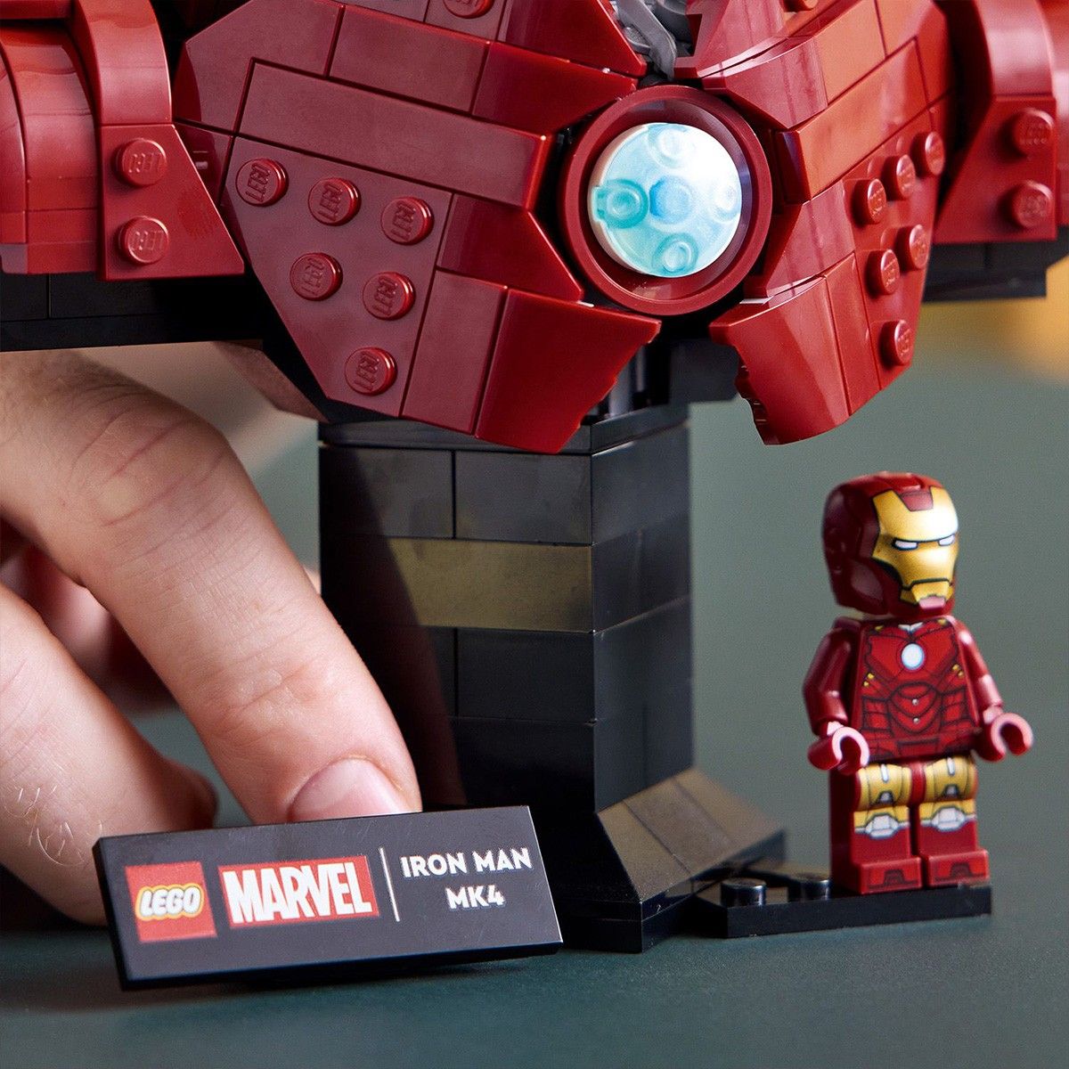 LEGO SUPER HEROES BUST IRON MAN 76327