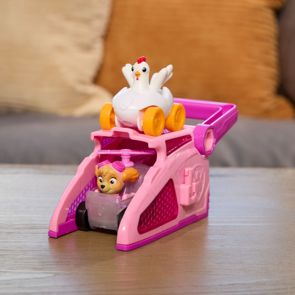 PATRULA CATELUSILOR SET FIGURINA SKYE SI VEHICUL CU LANSATOR