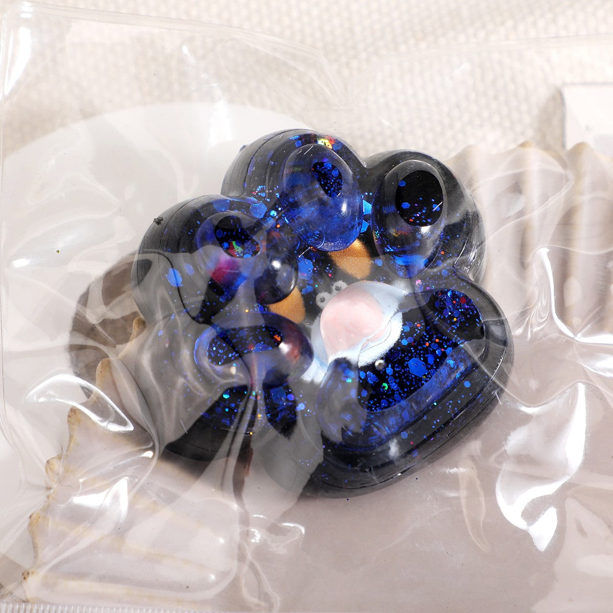 Jucarie Antistres Squishy, Vivimall, cu Revenire Lenta, Squeeze Pinch Family, Model Cat Paw, 6.5 x 6 cm, din Tpr, 4-6 Ani, Model 3 Vietati Marine, Negru cu Insertii - vivimall.ro