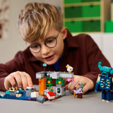 LEGO MINECRAFT INTALNIREA CU TEMNICERUL 21274
