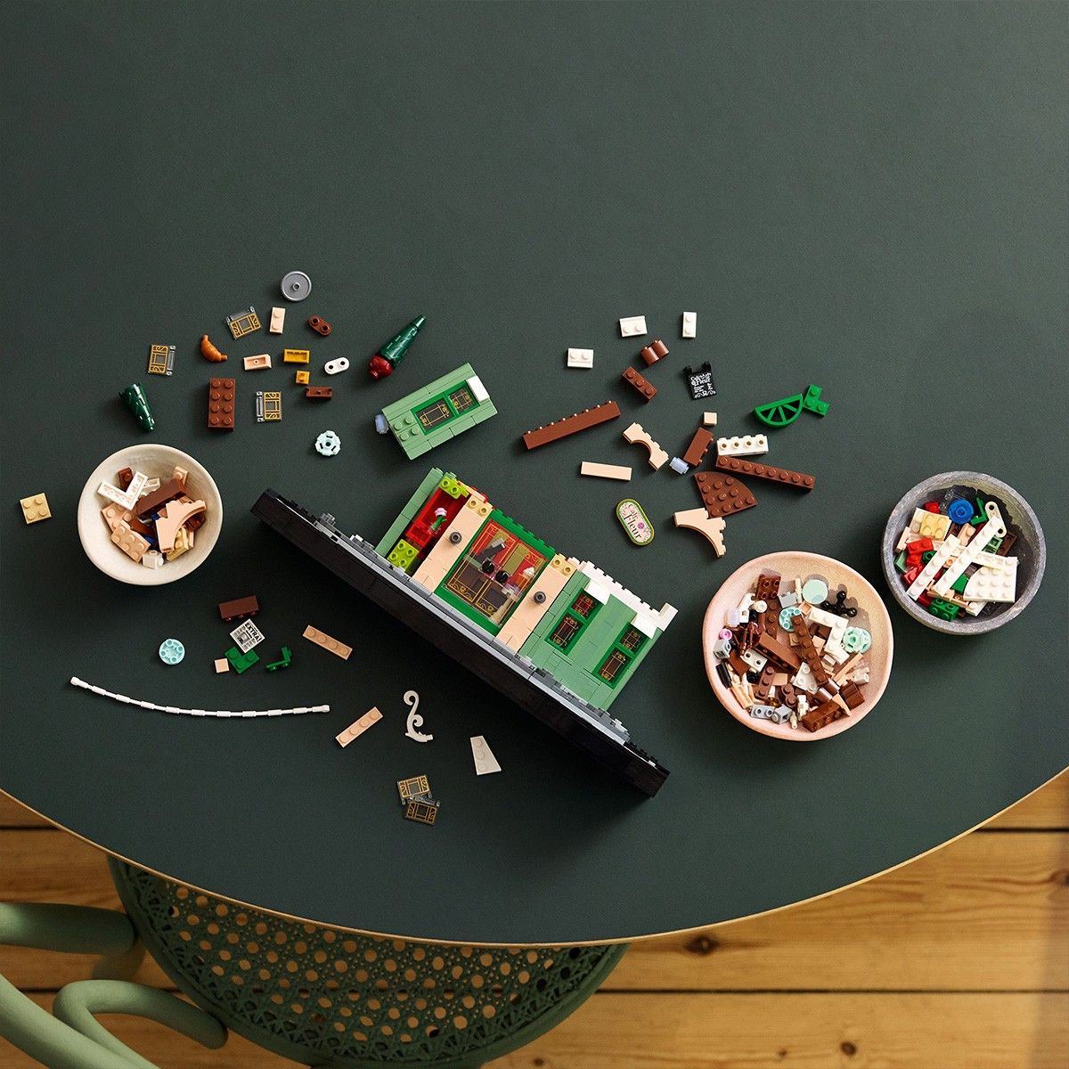 LEGO ICONS CAFENEA FRANTUZEASCA 10362