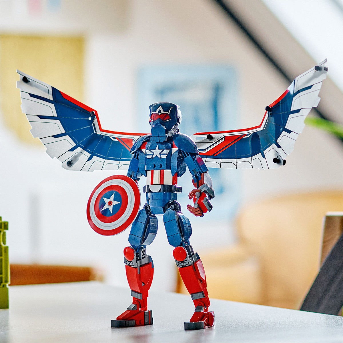 LEGO SUPER HEROES FIGURINA DE CONSTRUCTIE CAPITANUL AMERICA 76296