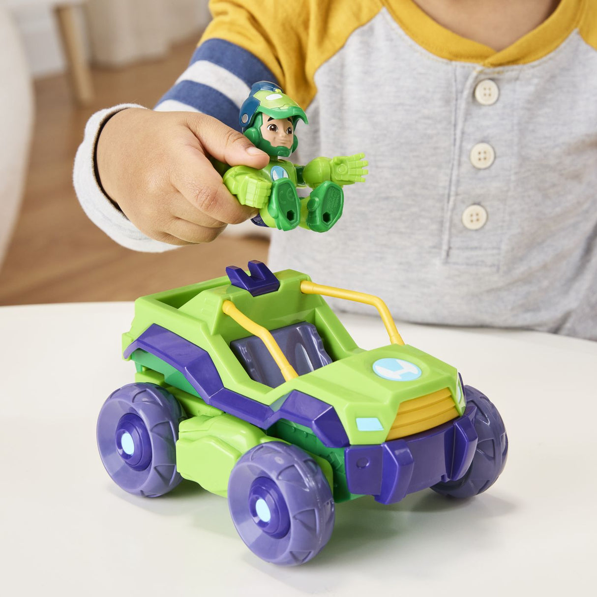 MARVEL IRON MAN SI PRIETENII SAI UIMITORI SET VEHICUL 2 IN 1 SI FIGURINA IRON HULK