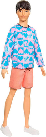 BARBIE PAPUSA BAIAT FASHIONISTAS CU BLUZA CU INIMIOARE