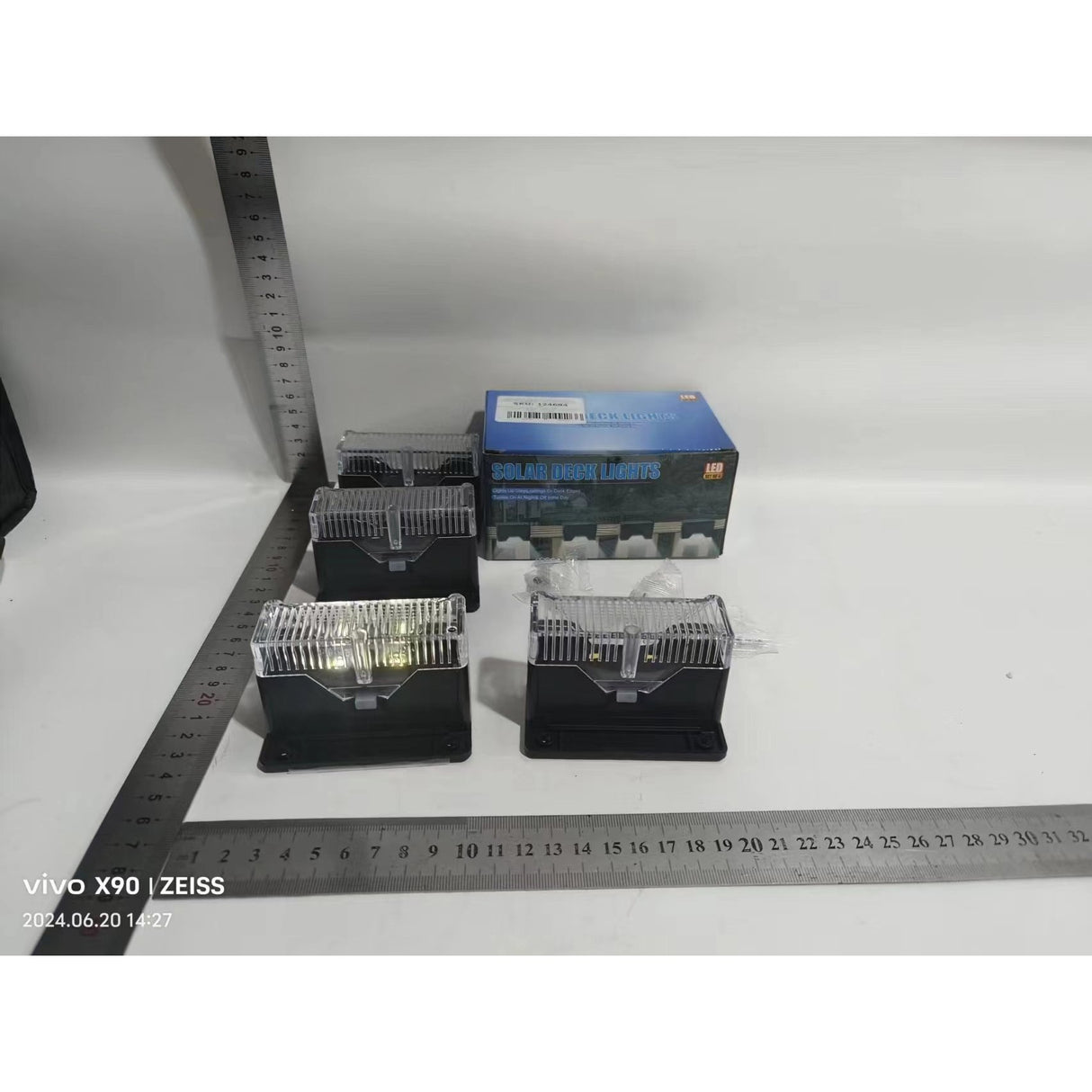 Aplica solara LED Vivimall, ABS/Policarbonat, rezistenta la apa IP65, pentru trepte, borduri, terasa, 1.2V, 600mah, 7.9 x 5 cm, lumina alb rece, negru - vivimall.ro