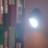 Aplica solara LED pentru perete Vivimall, in forma ovala, 10 LED-uri, lumina puternica, IP65, 12 x 7.5 cm, 1.2 V, 300 mAh, autonomie 8-10 ore, alb rece - vivimall.ro