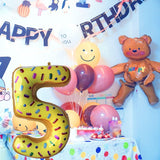 Balon din Folie Metalizata Vivimall, Figurina Cifra, Imprimeu Gogosi, Tema Aniversare 100 cm, Ambalaj Individual, Pai inclus, Umflare cu Aer sau Heliu, Multicolor, Cifra 5 - vivimall.ro