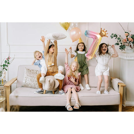 Balon din Folie Metalizata, Vivimall, Figurina Cifra Gradient, Tema Aniversare 80 cm, Ambalaj Individual, Pai inclus, Umflare cu Aer sau Heliu, Coronita, Cifra 7 - vivimall.ro