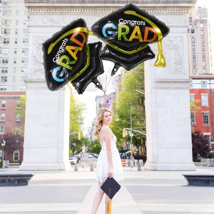 Balon din Folie Metalizata, Vivimall, Figurina, Model Toca Congrats Grad, Tematica Absolvire,- 66x66 cm, Ambalaj Individual, Pai Inclus, Umflare cu Aer sau Heliu, Negru - vivimall.ro