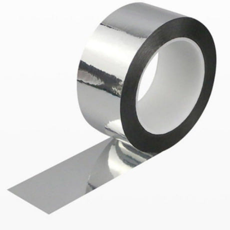 Detaliu foiță aluminiu bandă adezivă Flippy, grosime 0,5 mm, suprafață reflectivă