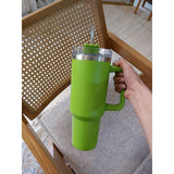 Cană termos plastic cu mâner pentru băuturi calde și reci | ThermoCup - vivimall.ro