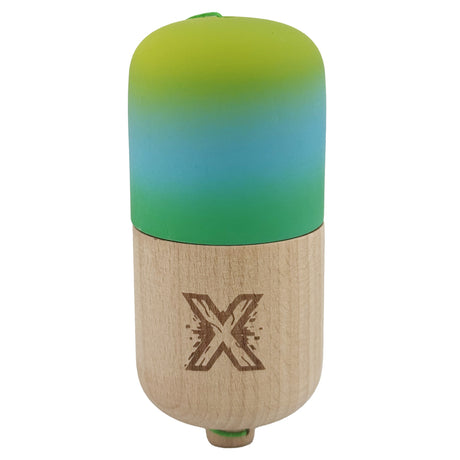 Kendama Pill X Flippy originală din lemn, model Rubber Grip, gradient galben, albastru și verde, vedere frontală